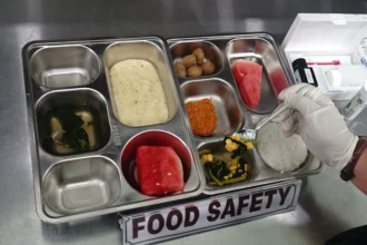 Ilustrasi, ompreng atau tempat Makan Bergizi Gratis