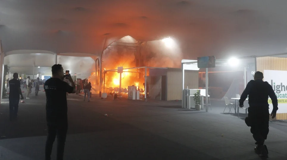 Kebakaran saat penyelenggaraan KTT COP30 di Brasil