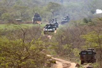 Ilustrasi peralatan perang