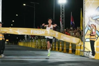 Atlet lari nasional Robi Syianturi lelang sepatu demi membangun Masjid di Aceh