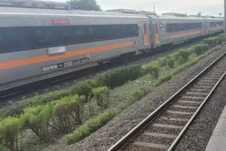 Ilustrasi Kereta Jarak Jauh