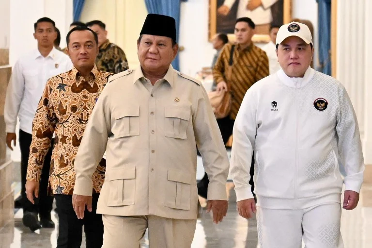 Presiden Prabowo Subianto bersama Menpora Erick Thohir