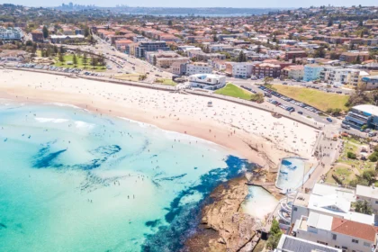 Pantai Bondi di Sydney Australia