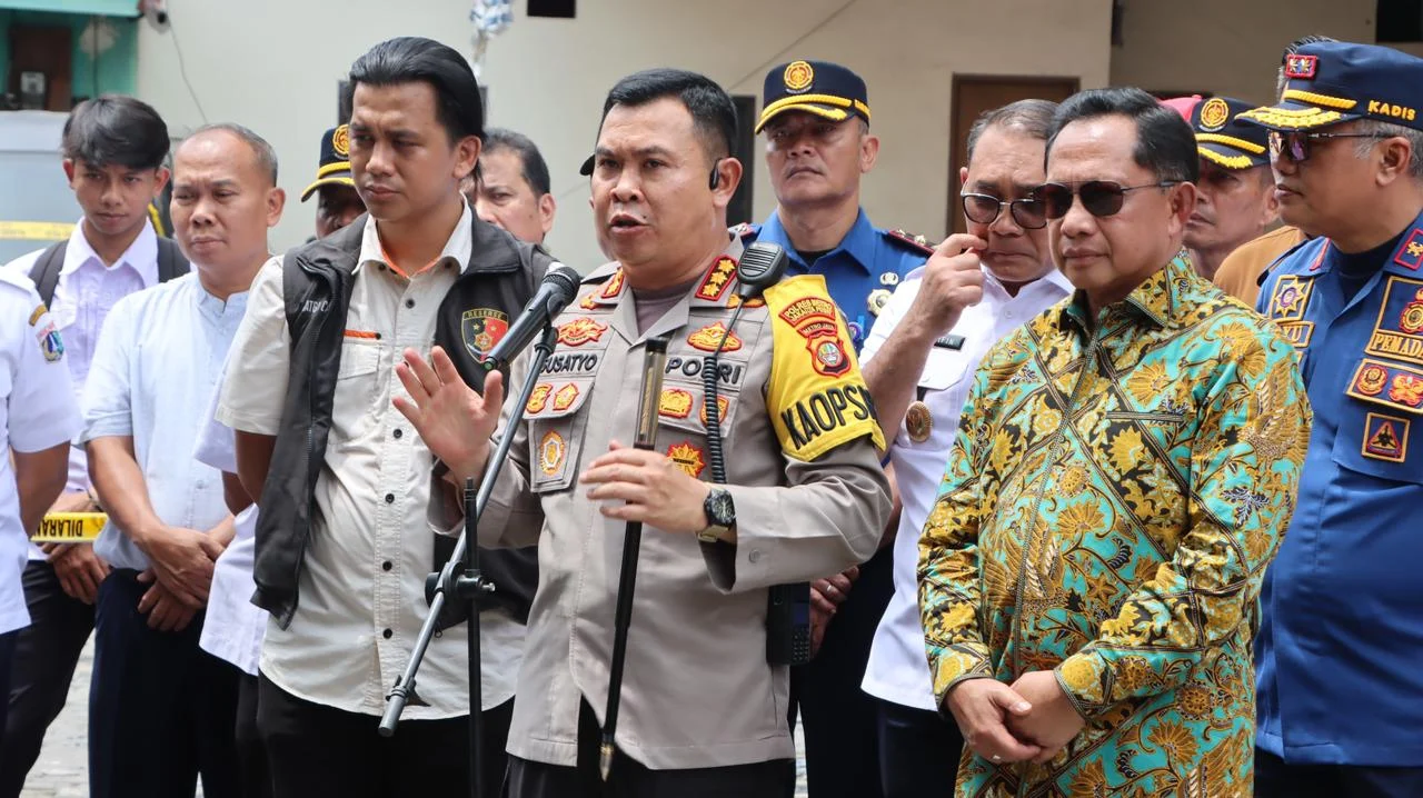 Kapolres Metro Jakarta Pusat, Kombes Pol Susatyo di lokasi kebakaran Terra Drone.