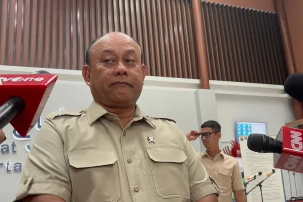 Kepala Badan Gizi Nasional (BGN) Dadan Hidayana meminta maaf atas kejadian yang menimpa puluhan siswa SDN 01 Kalibaru, Cilincing, Jakarta Utara.