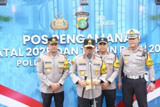 Kapolda Metro Jaya, Irjen Pol Asep Edi Suheri usai meninjau Gereja Kathedral.