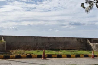 Salah satu tanggul di Pantai Mutiara, Jakarta Utara