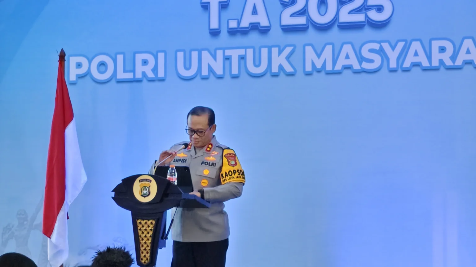 Kapolda Metro Jaya, Irjen Pol Asep Edi Suheri memaparkan RAT 2025. (Sumber: Owrite/Rahmat Baihaqi)