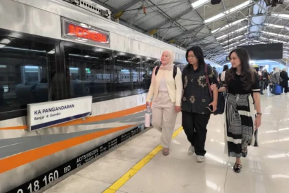 Pelanggan PT KAI Bersiap Nikmati Nataru dengan Kereta