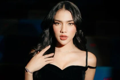 Aktris Davina Karamoy