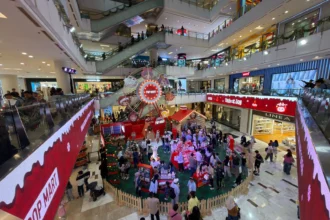 Mal Grand Indonesia yang ramai dikunjungi