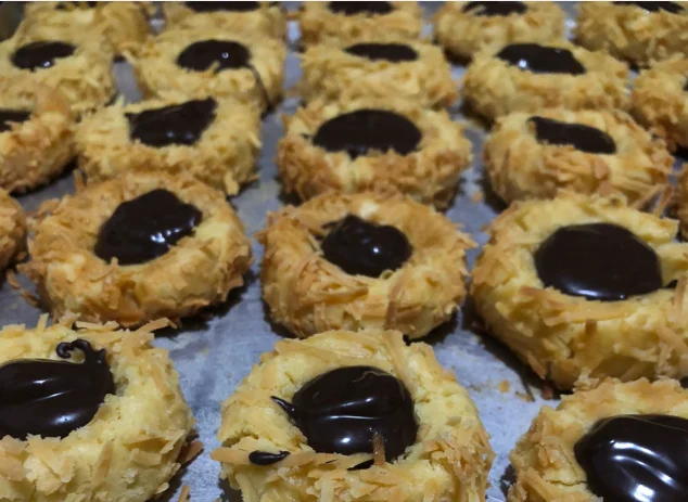 Ilustrasi kue yang disajikan saat Natal