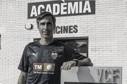 Pelatih Tim B Wanita Valencia CF, Fernando Martín Carreras