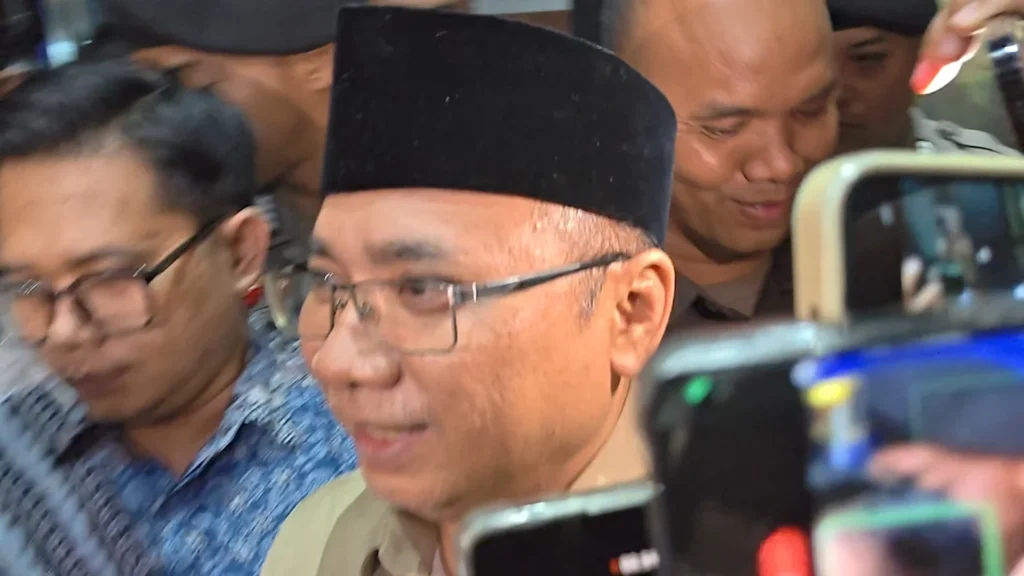 Eks Menag Yaqut selesai diperiksa penyidik KPK kasus korupsi kuota haji Kemenag 2024.