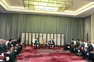 Menteri Luar Negeri China Wang Yi memimpin pertemuan trilateral