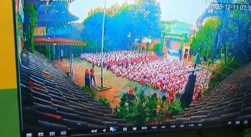 Tangkapan gambar CCTV Mobil SPPG milik yayasan Darul Esti menyeruduk siswa SD di Cilincing, Jakarta Utara.