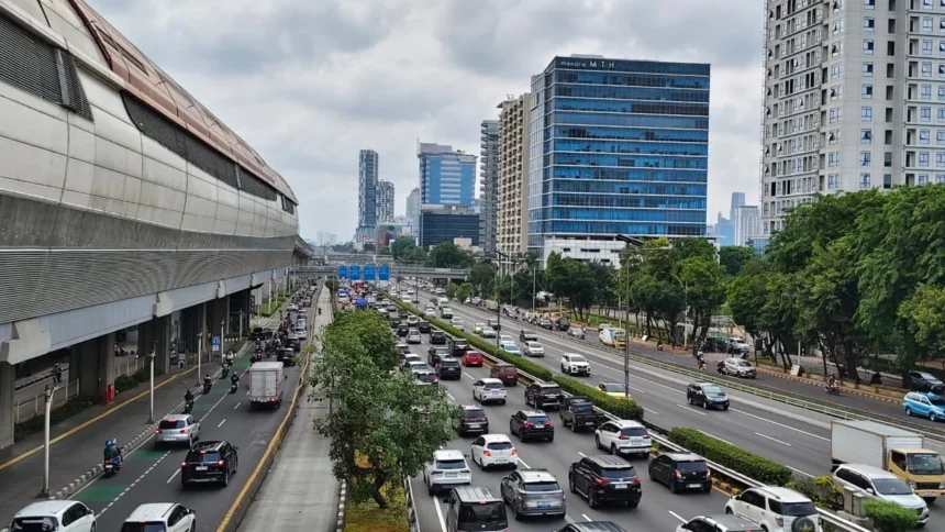 Suasana Kemacetan Kota Jakarta