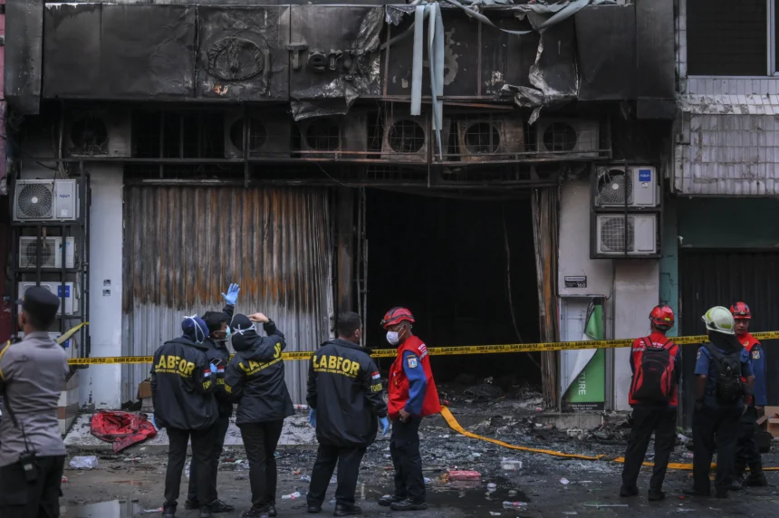 Kebakaran gedung perusahaan penyedia pesawat nirawak