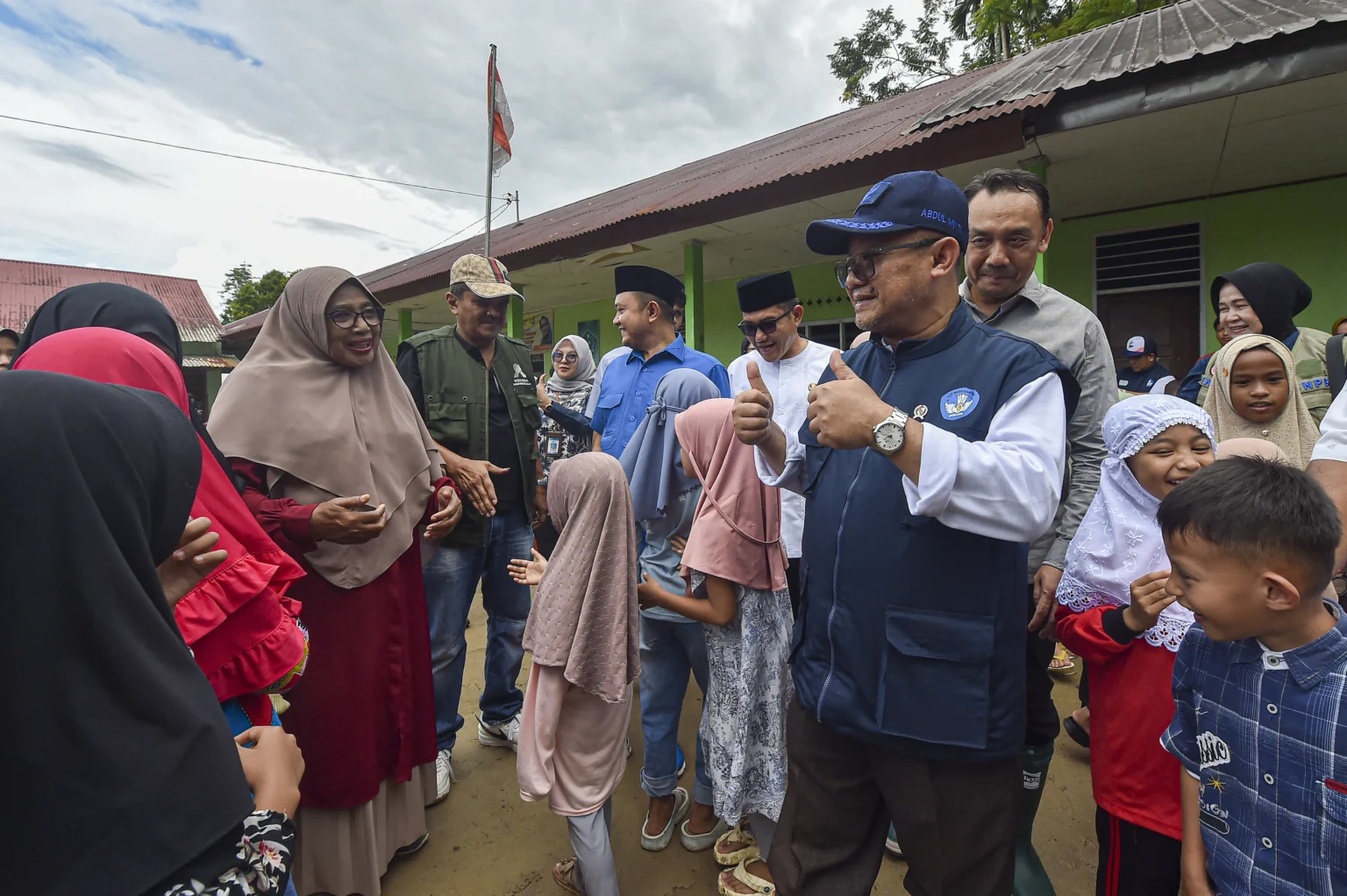 Mendikdasmen tinjau sekolah terdampak bencana di Agam
