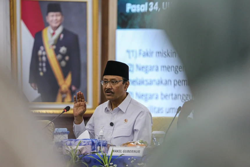 Menteri Sosial Syaifullah Yusuf menyampaikan paparan saat memimpin Rapat Koordinasi Lintas Sektor Pengelolaan Data Tunggal Sosial dan Ekonomi Nasional (DTSEN) di Gedung Gradhika Bhakti Praja, Semarang, Jawa Tengah