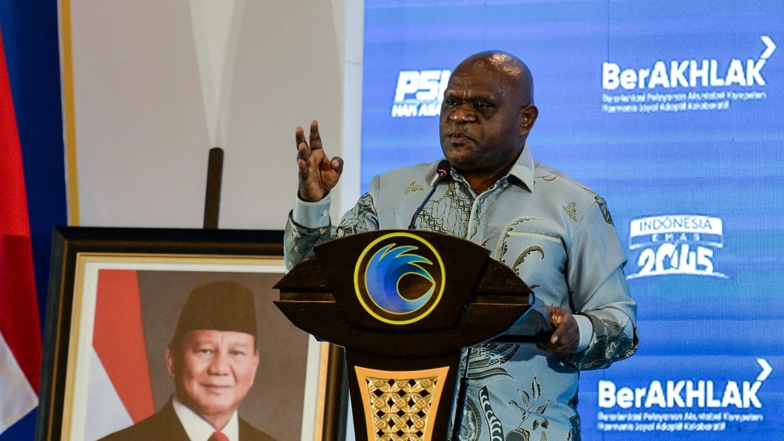 Menteri Hak Asasi Manusia (HAM) Natalius Pigai menyampaikan sambutan dalam Musyawarah Perencanaan Pembangunan (Musrenbang) HAM 2025 di Jakarta, Senin (8/12/2025).