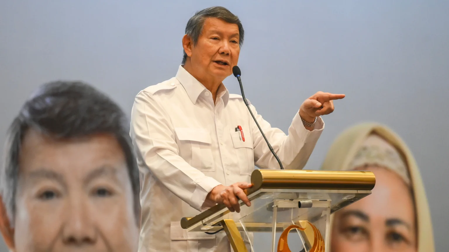 Wakil Ketua Dewan Pembina Partai Gerindra Hashim Djojohadikusumo memberikan sambutan saat peringatan Hari Disabilitas Internasional yang digelar Partai Gerindra di Jakarta, Senin (8/12/2025). (Sumber: Antara Foto/Hafidz Mubarak A/foc)