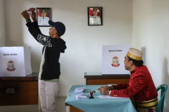 Ilustrasi pemilihan langsung oleh rakyat.