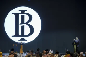 Gubernur Bank Indonesia Perry Warjiyo menyampaikan arah kebijakan BI kedepan saat pertemuan tahunan Bank Indonesia 2025 di Jakarta, Jumat (28/11/2025)