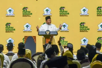 Presiden Prabowo Subianto menyampaikan sambutan dalam peringatan puncak HUT ke-61 Partai Golkar di Jakarta, Jumat (5/12/2025).