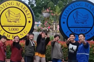 Kegiatan wisata di Floating Market Lembang