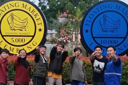 Kegiatan wisata di Floating Market Lembang