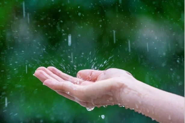 Ilustrasi turun hujan