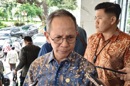 Ketua Dewan Otoritas Jasa Keuangan (OJK) Mahendra Siregar (Owrite/Anisa Aulia)