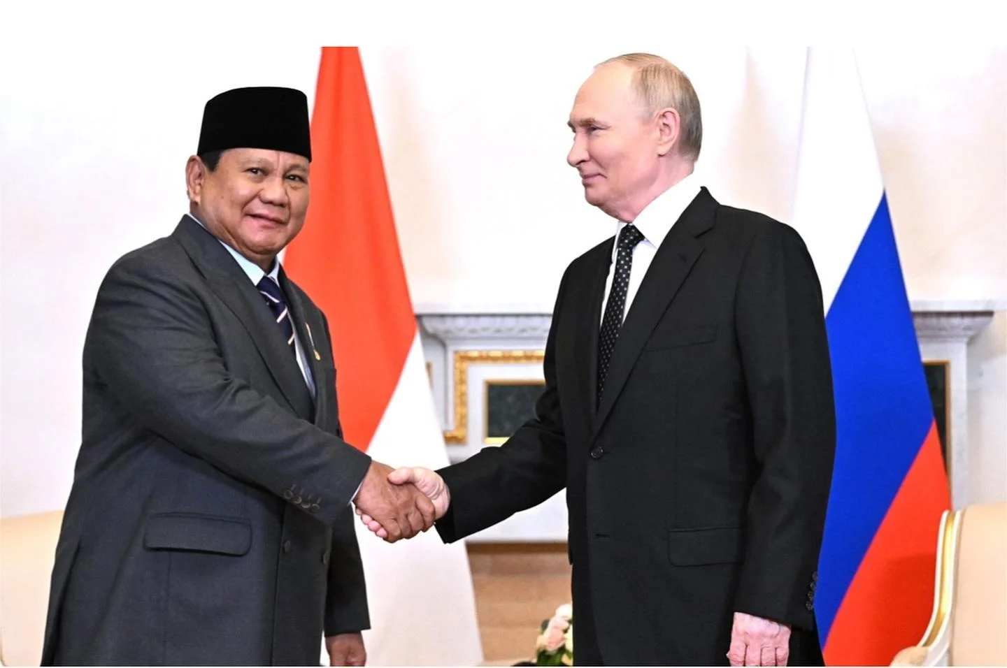 Presiden Rusia, Vladimir Putin bersama Presiden Prabowo Subianto