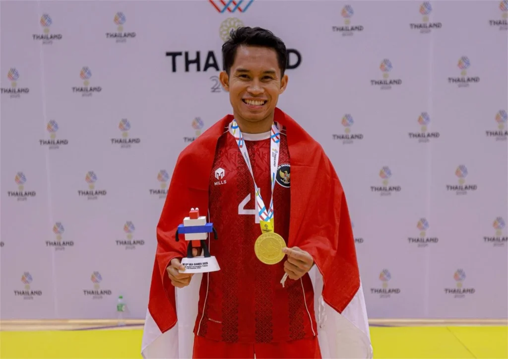Kapten Timnas Futsal Indonesia Muhammad Iqbal saat meraih medali emas SEA Games 2025