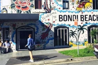 Ilustrasi Pantai Bondi, Sydney, Australia.