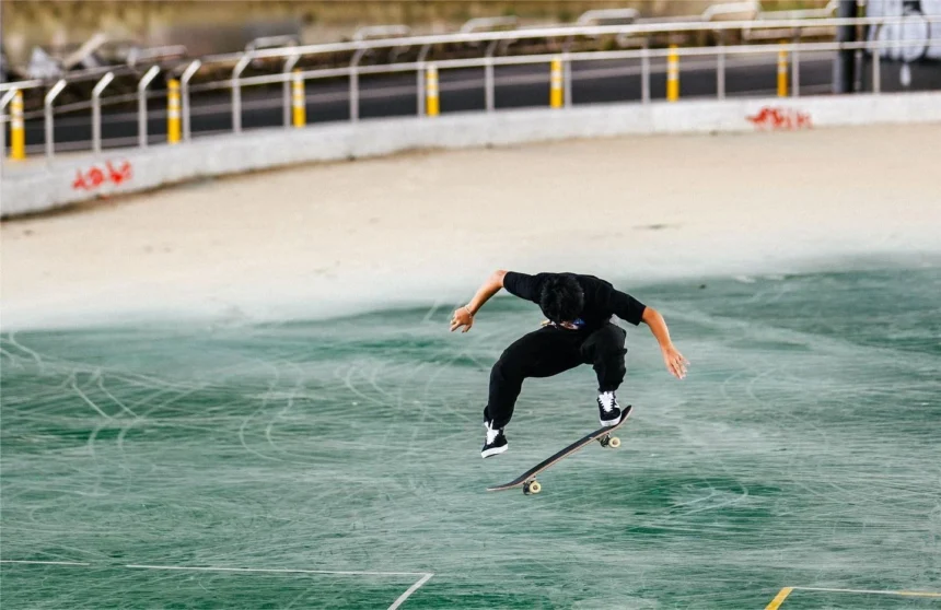 Atlet skateboard Indonesia Basral Graito Hutomo