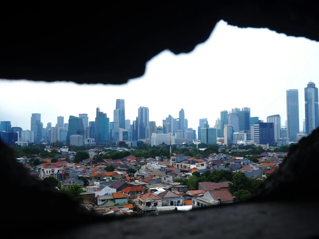 Ilustrasi Kota Jakarta dan Gedung Pencakar Langitnya. (Sumber: Unsplash/ Iqro Rinaldi)