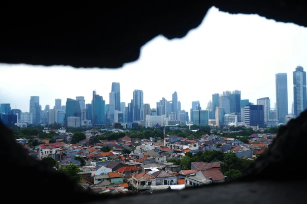 Ilustrasi Kota Jakarta dan Gedung Pencakar Langitnya. (Sumber: Unsplash/ Iqro Rinaldi)
