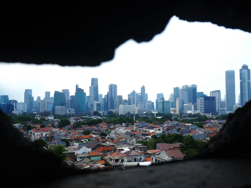 Ilustrasi Kota Jakarta dan Gedung Pencakar Langitnya. (Sumber: Unsplash/ Iqro Rinaldi)