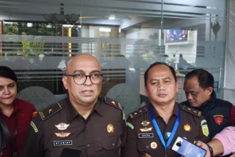 Dirdik Jampidsus Kejagung, Syarief Sulaeman Nahdi (kacamata) mengatakan penyidikan kasus korupsi tambang Konawe Utara sudah mulai dilakukan perhitungan kerugian negara.