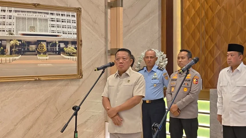 Jampidsus Kejagung, Febrie Ardiansyah mengatakan pihaknya tengah menyelidiki dugaan korupsi peralihan lahan SGC Group.