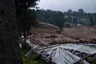 Kondisi Longsor di desa Pasirlangu, Kecamatan Cisarua, Kabupaten Bandung Barat, Jawa Barat.