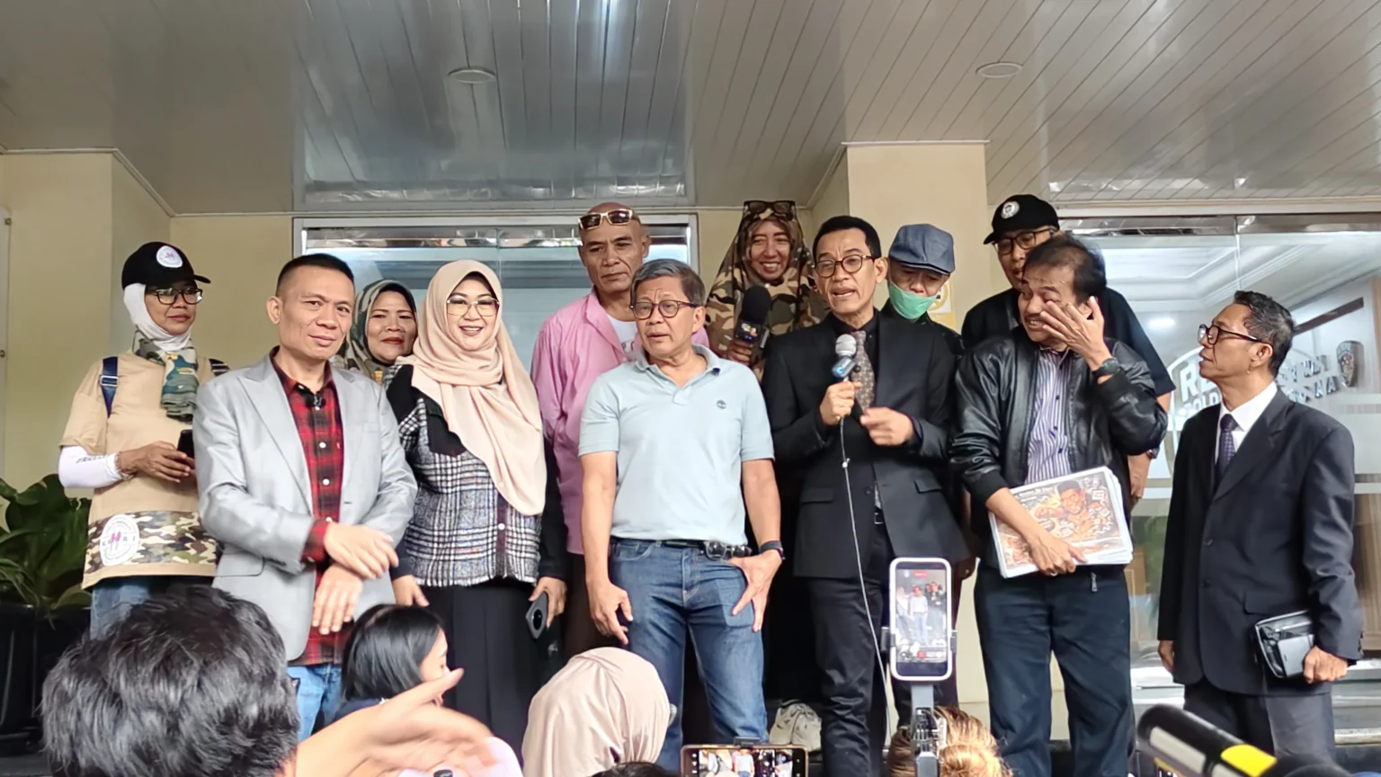 Akademisi Rocky Gerung menjalani pemeriksaan di Polda Metro Jaya