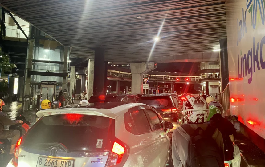 Kondisi Jalan Jakarta selepas hujan
