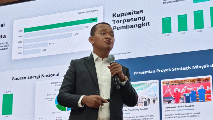 Menteri ESDM, Bahlil Lahadalia saat konpres kinerja sepanjang 2025. (Sumber: Owrite/Iren Natania)