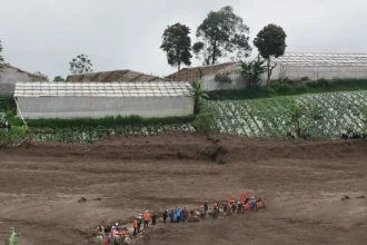 Penanganan Longsor di Desa Pasirlangu, Kecamatan Cisarua, Kabupaten Bandung Barat, Jawa Barat.