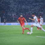 Bek Persija Jakarta, Jordi Amat saat bermain melawan Madura United di Stadion Utama Gelora Bung Karno, Senayan, Jakarta