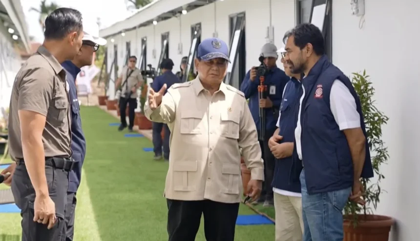 Presiden Prabowo Subianto mengunjungi hunian Danantara di Aceh.