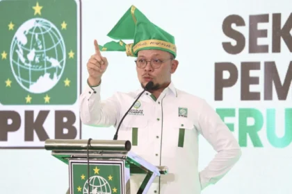 Eks Menaker, Hanif Dhakiri. (Sumber: Instagram @hanifdhakiri)